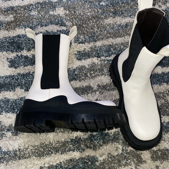 Bottega Veneta tire boots AUTHENTIC - Picture 2 of 5